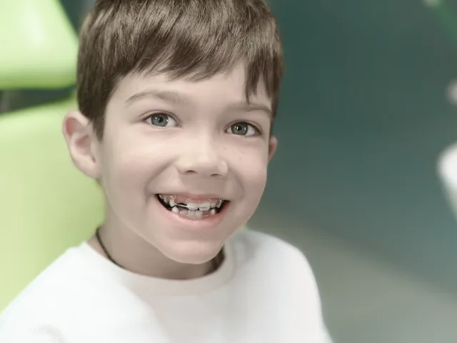 ارتودنسی کودکان - سن مناسب، روش ها و راهنمای کامل والدین